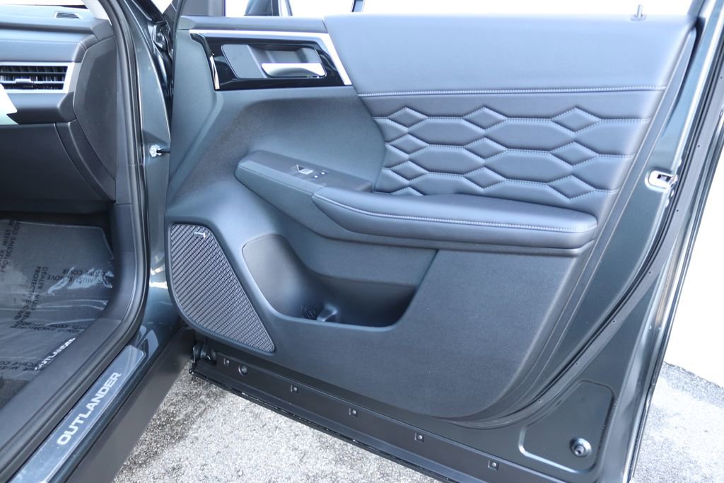 New 2026 Mitsubishi Outlander SEL image 38