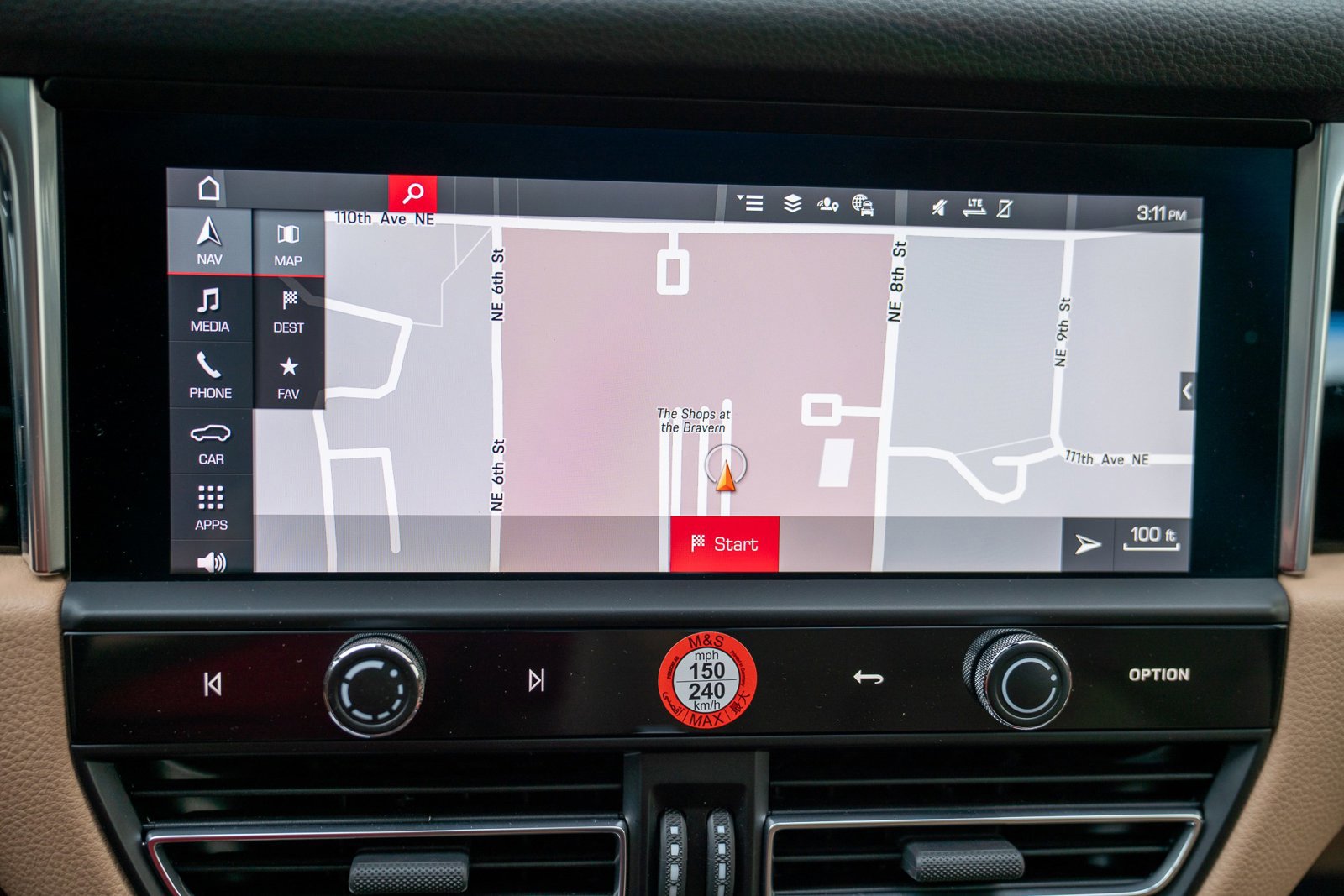 Used 2025 Porsche Macan image 18