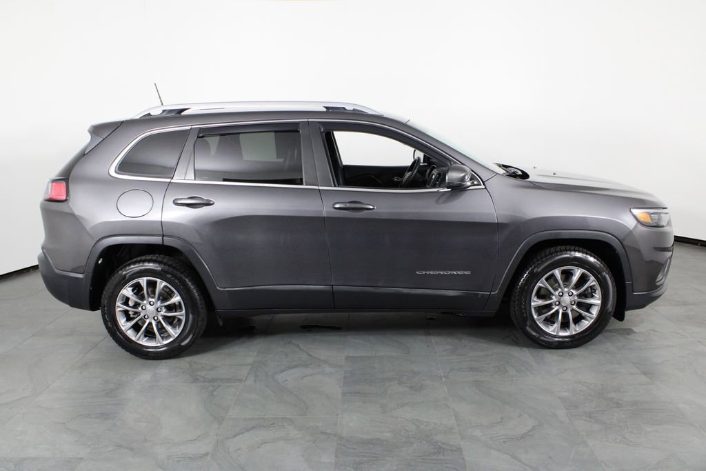 Used 2019 Jeep Cherokee Latitude Plus w/ Comfort/Convenience Group FWD image 14