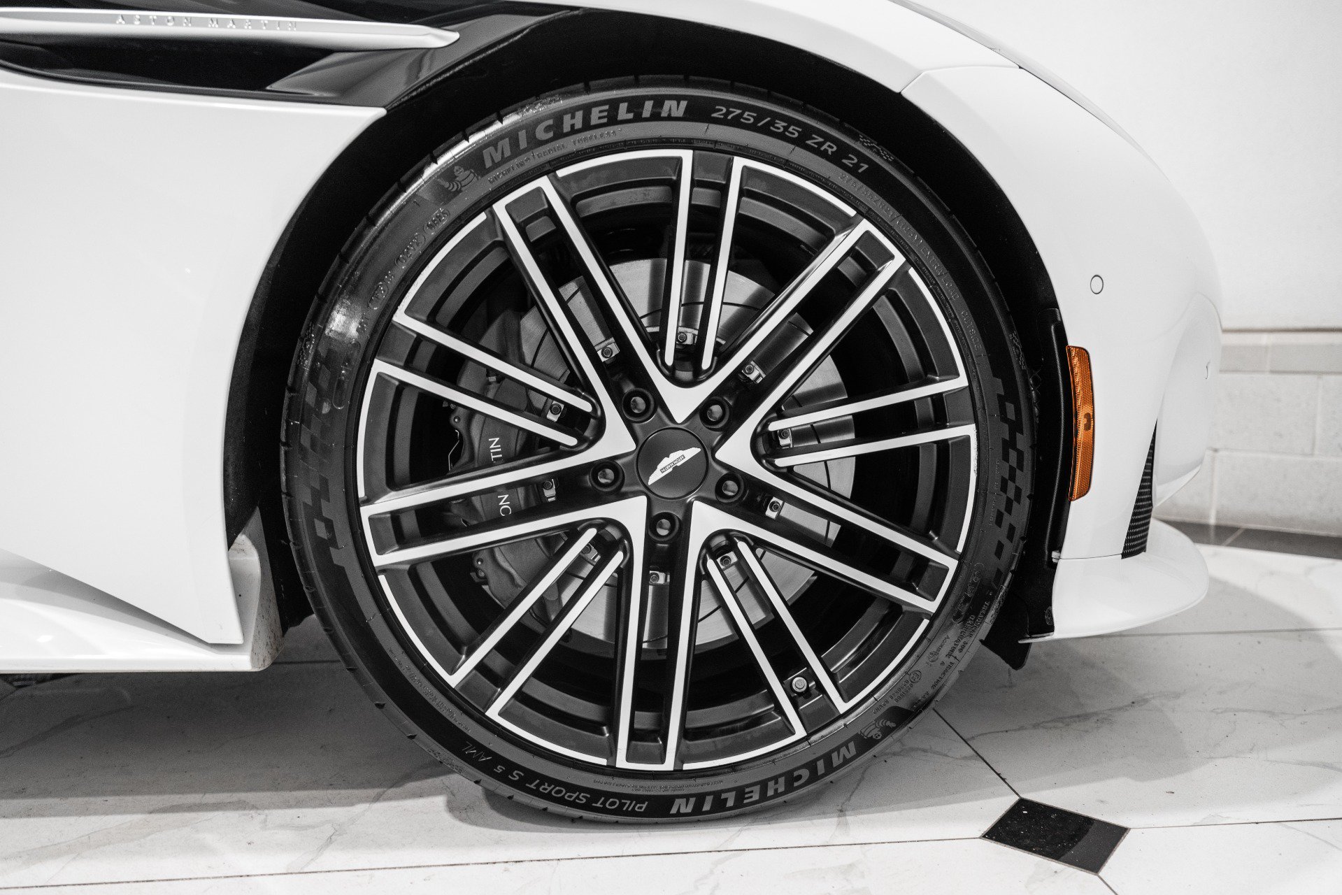 Used 2024 Aston Martin DB12 Coupe RWD image 47