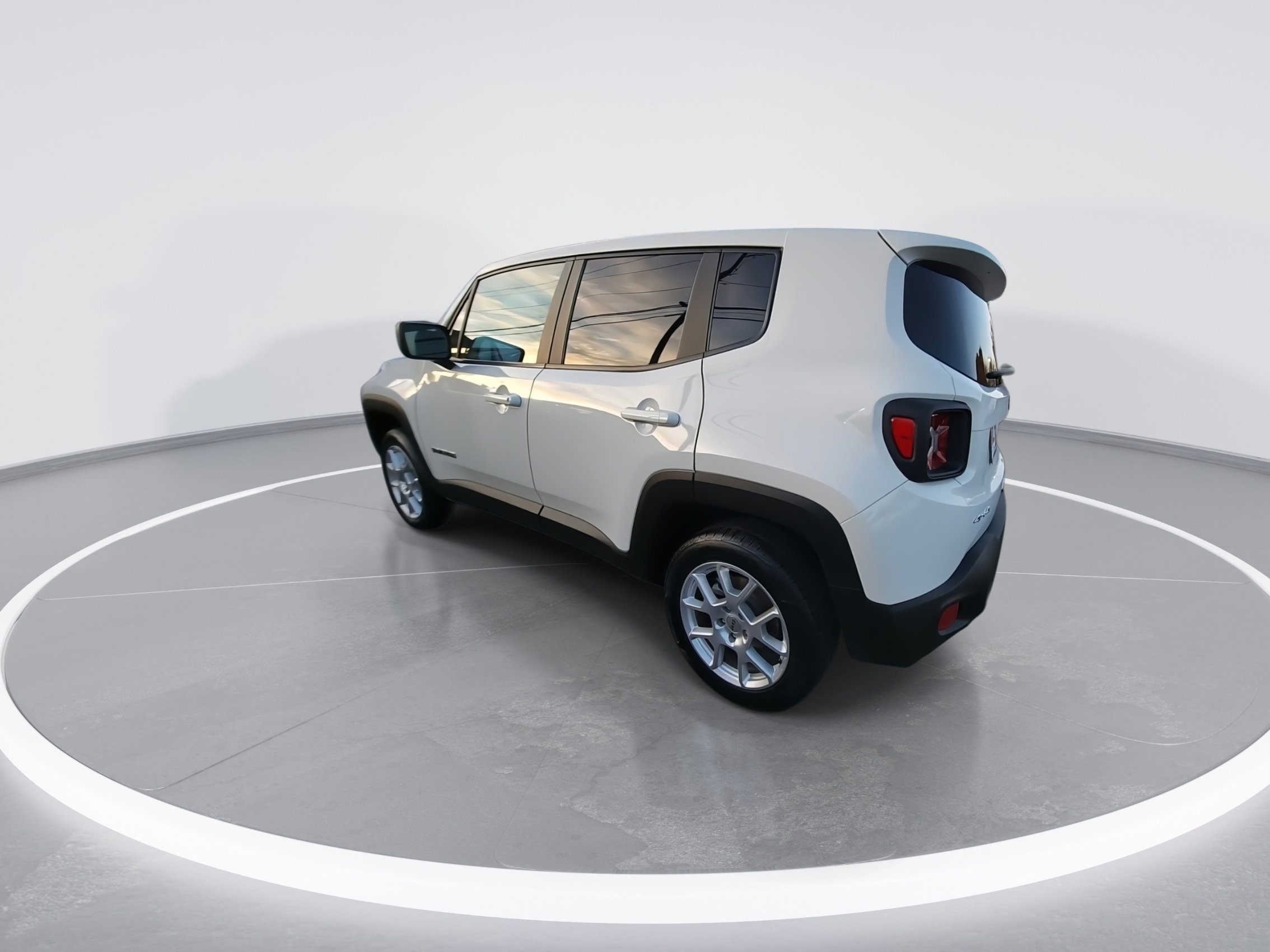 Certified 2023 Jeep Renegade Latitude image 6