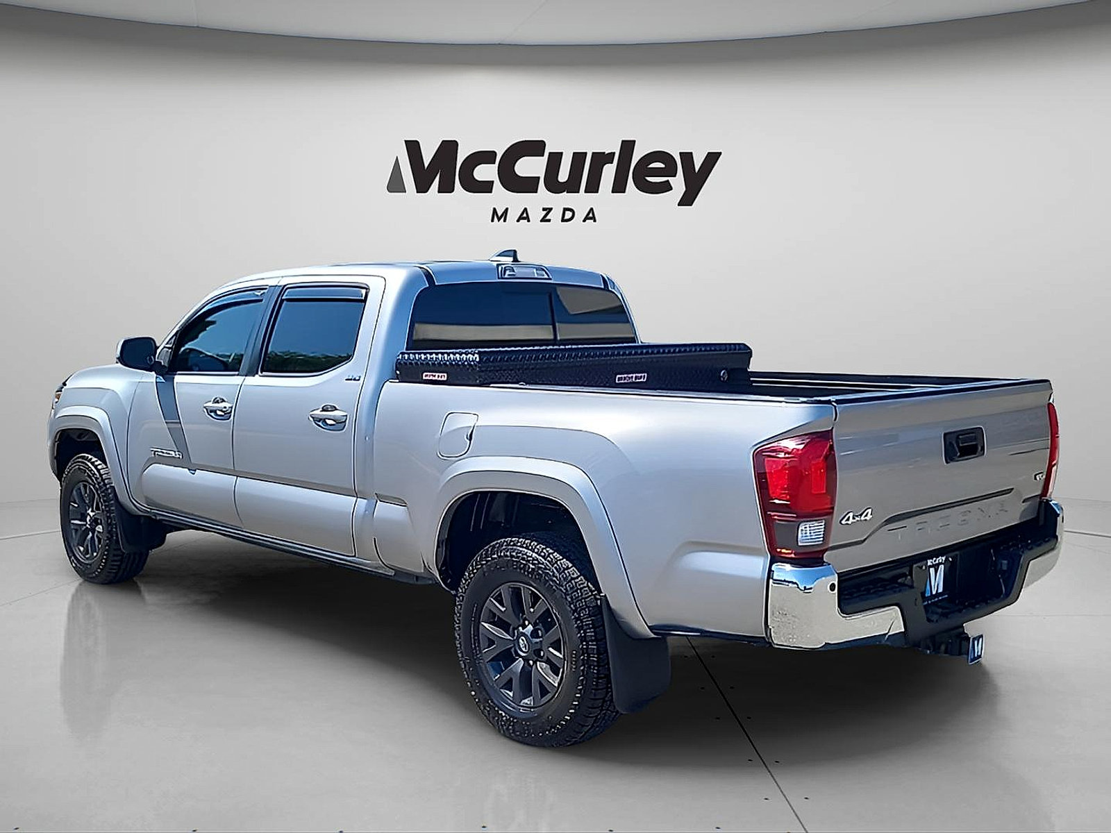 Used 2021 Toyota Tacoma SR5 AWD/4WD image 5