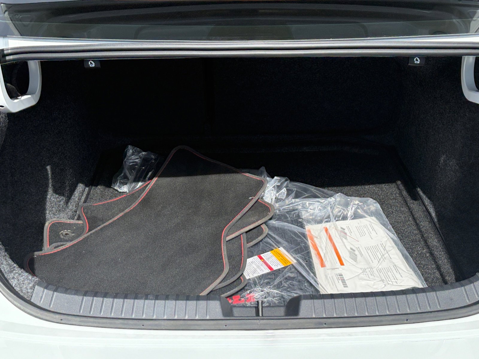 Used 2025 Volkswagen Jetta GLI Autobahn image 32