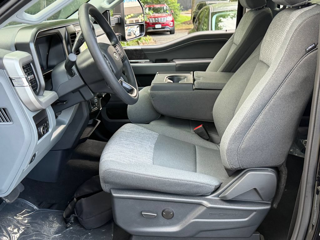 New 2026 Ford F250 XLT w/ XLT Premium Package AWD/4WD image 23