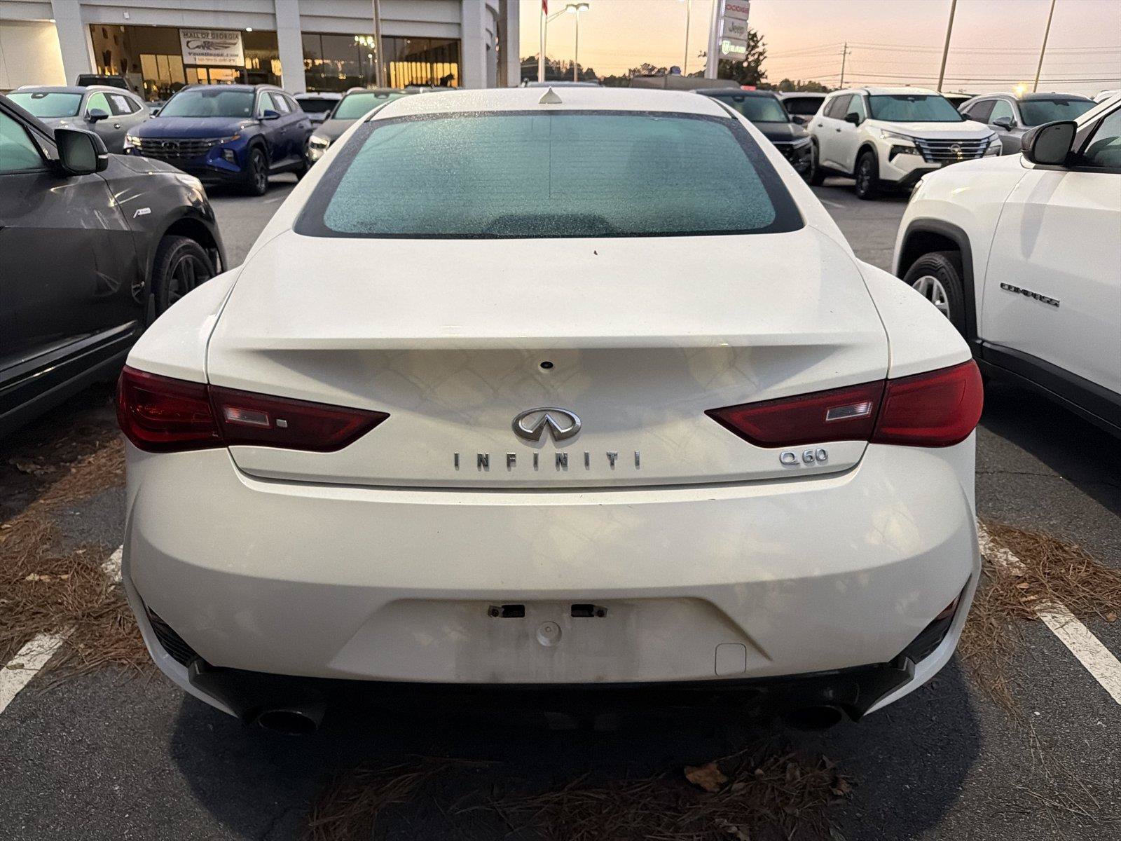 Used 2019 INFINITI Q60 3.0t Luxe w/ Essential Package RWD image 5