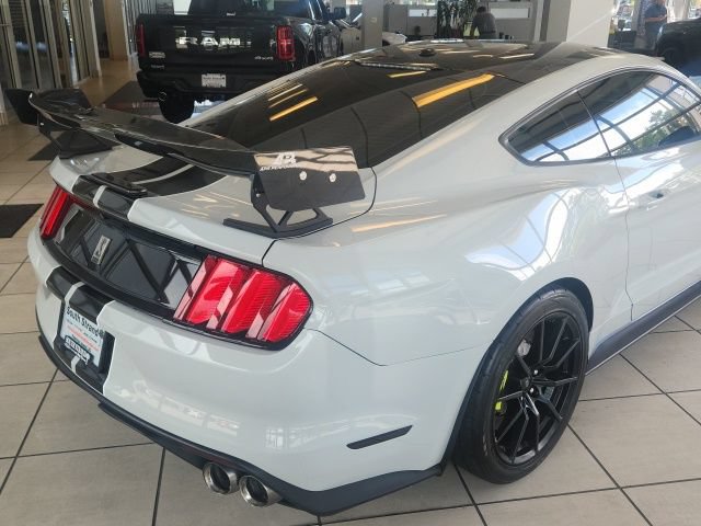 Used 2016 Ford Mustang Shelby GT350 w/ Technology Package RWD image 11