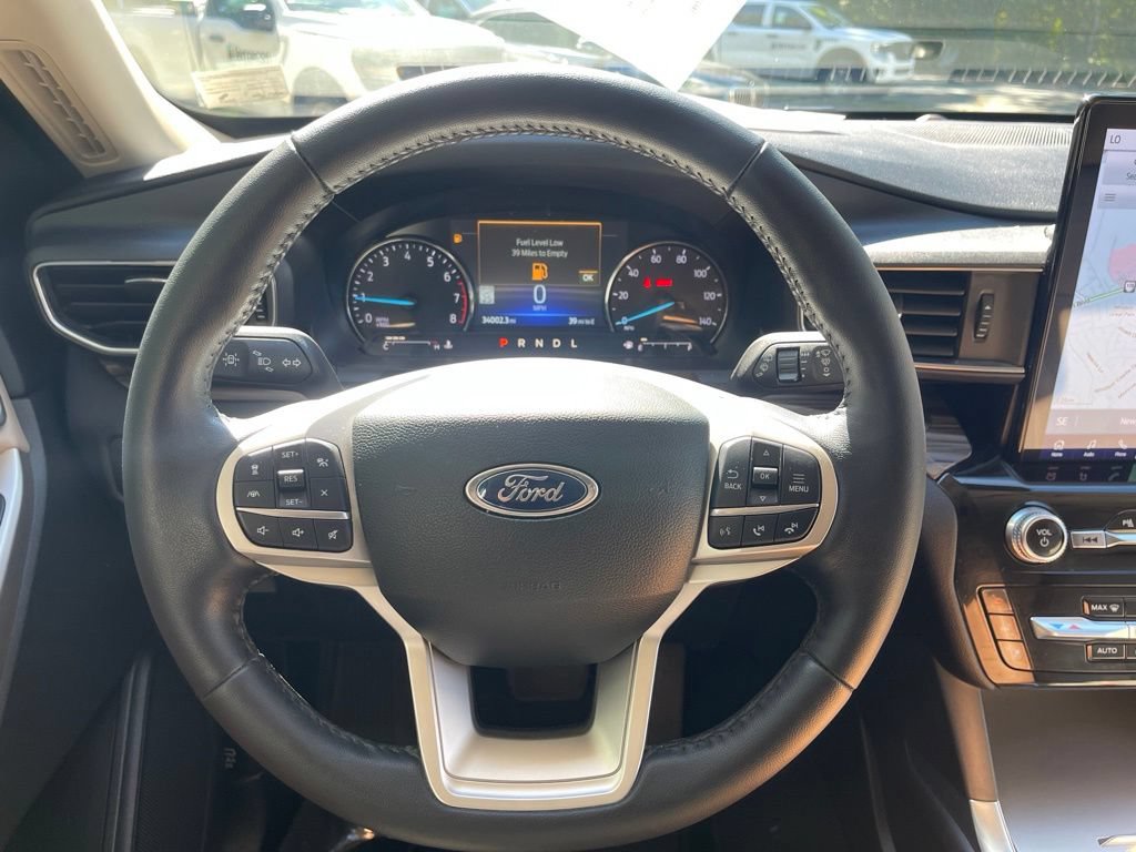 Used 2023 Ford Explorer Limited w/ Limited Technology Package AWD/4WD image 19