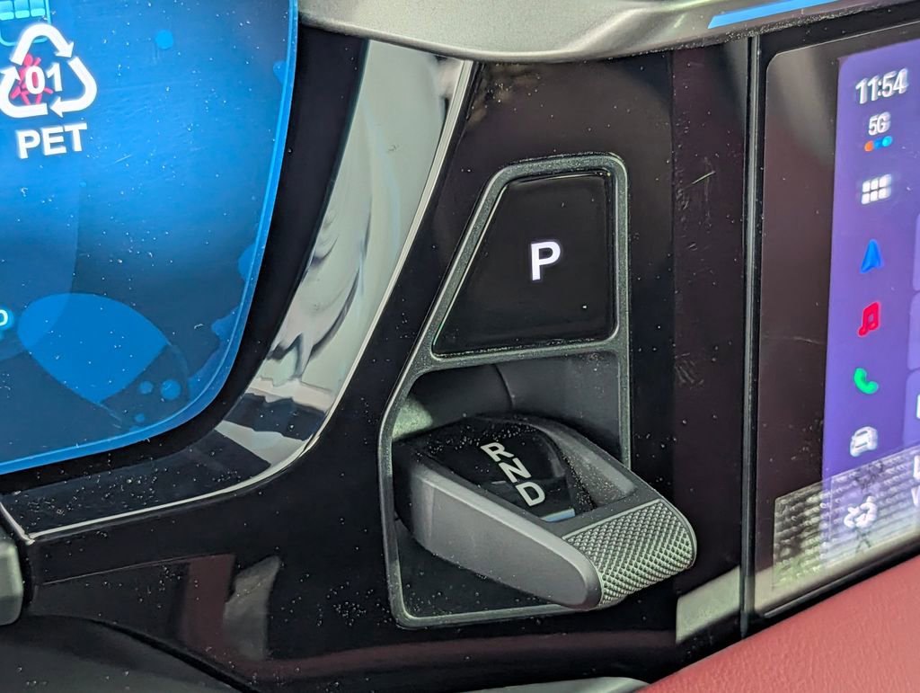 New 2026 Porsche Macan Electric image 36