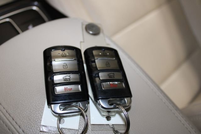 Used 2016 Kia Cadenza Premium image 18