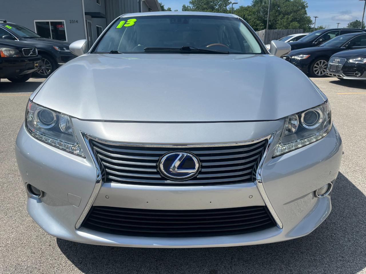 Used 2013 Lexus ES 300h w/ Luxury Pkg image 8
