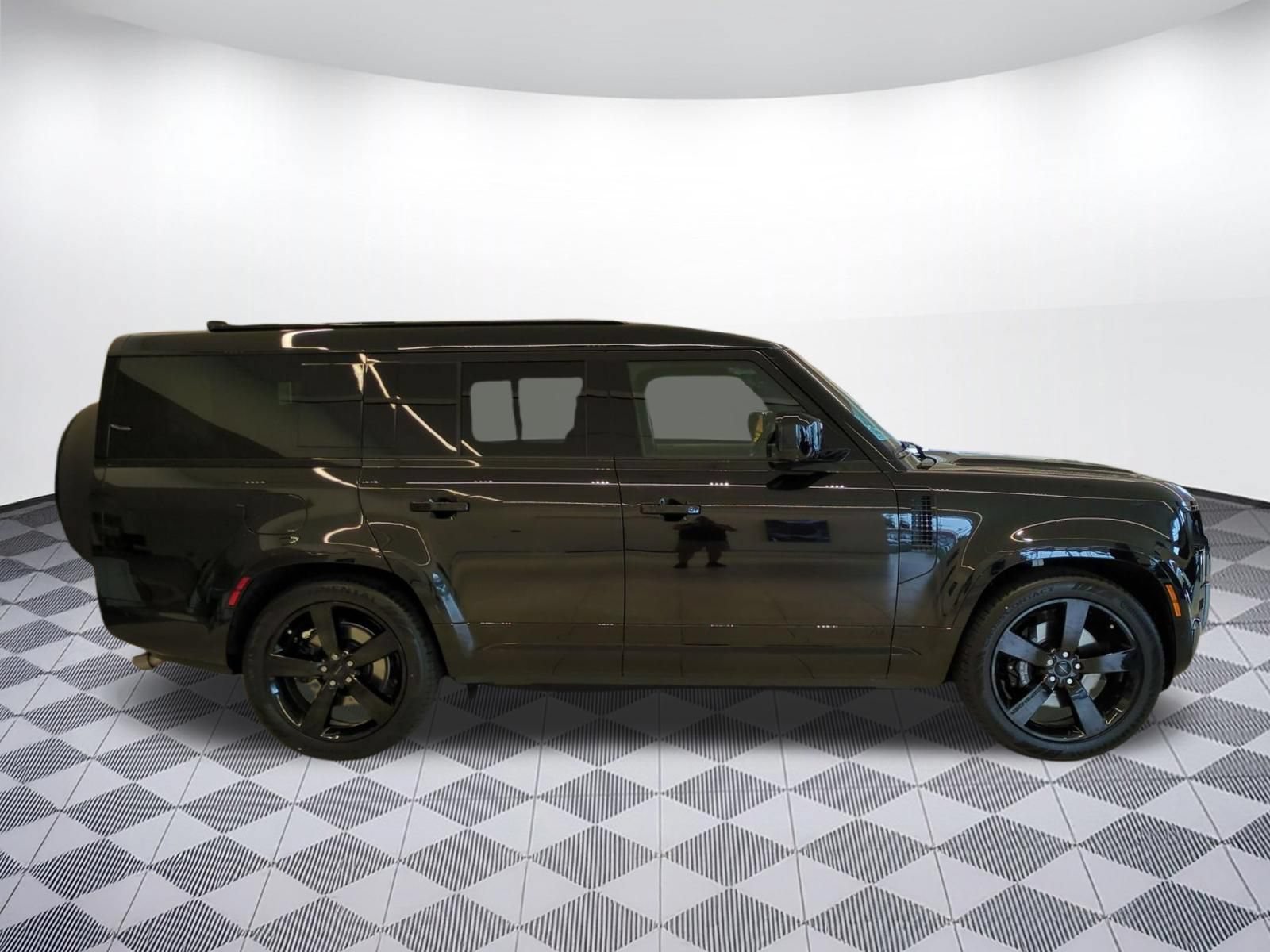 New 2026 Land Rover Defender 130 V8 AWD/4WD image 6