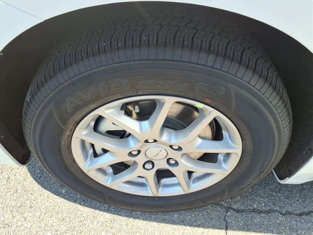 New 2027 Chrysler Pacifica Select FWD image 10