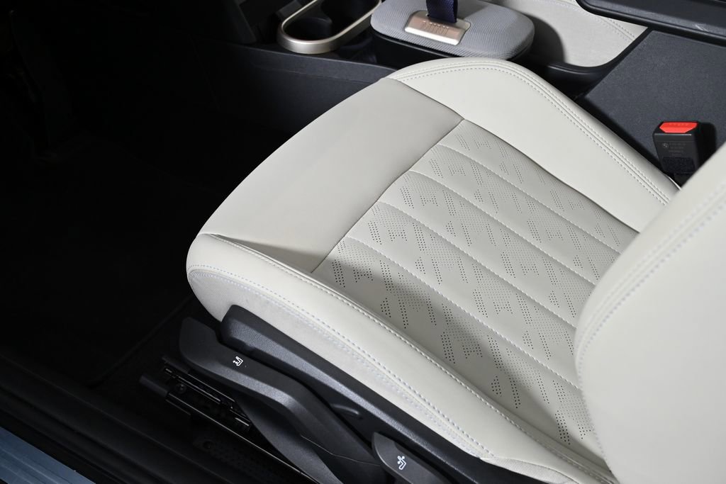 Certified 2025 MINI Cooper 2-Door Hardtop image 23