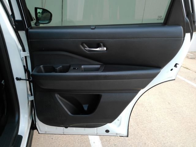 Used 2022 Nissan Pathfinder SL w/ SL Black Package image 26