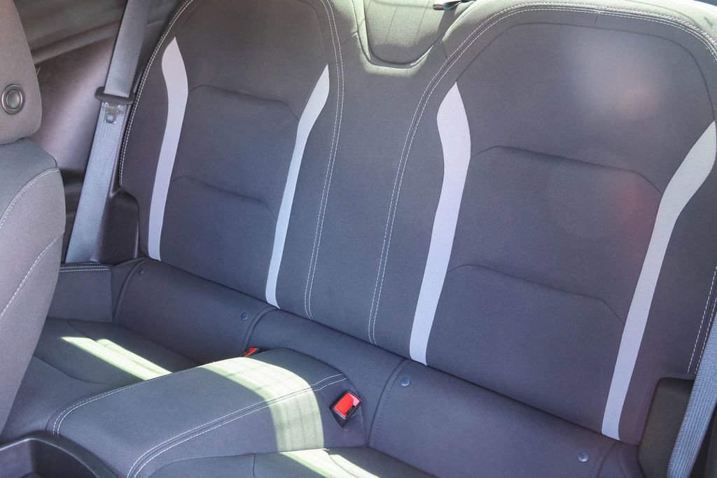 Used 2019 Chevrolet Camaro LT RWD image 6
