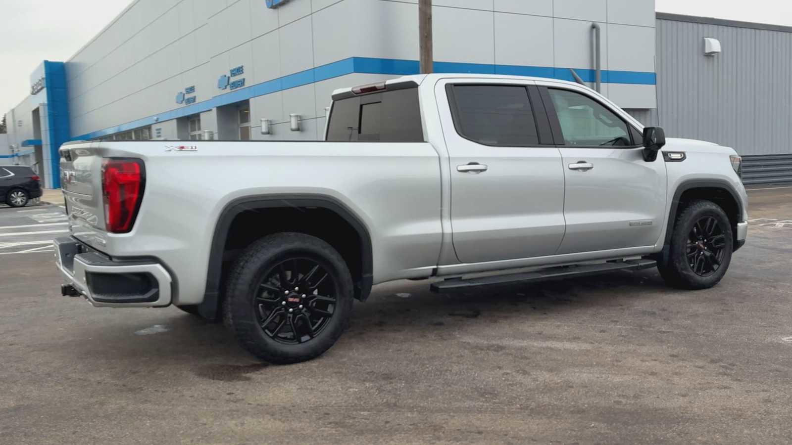 Certified 2022 GMC Sierra 1500 Elevation w/ Elevation Premium Package image 2