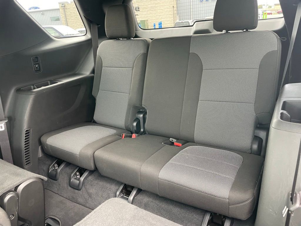 Used 2023 Chevrolet Traverse LT image 9