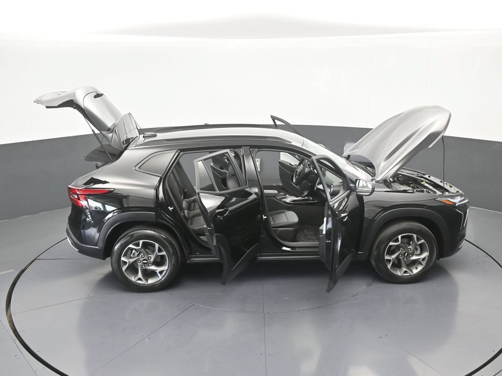 Used 2026 Chevrolet Trax LT FWD image 65