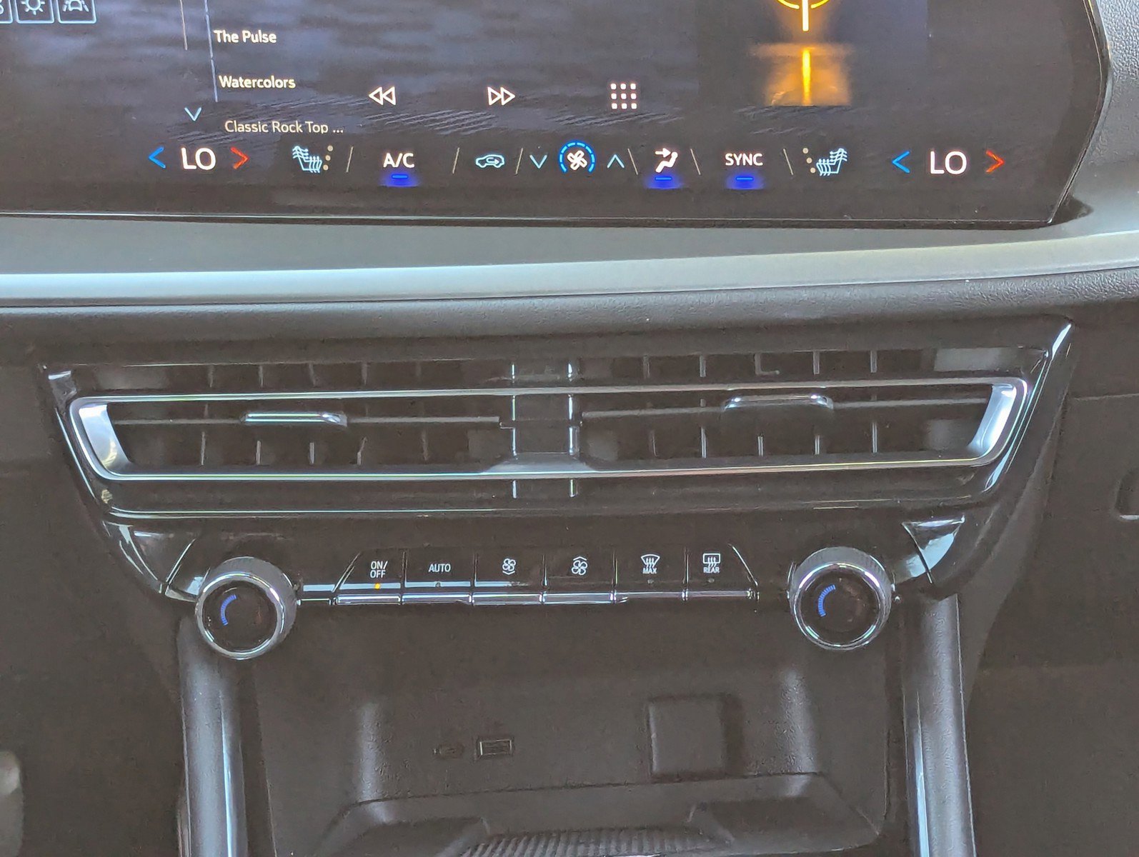 Certified 2025 Chevrolet Traverse LT image 20