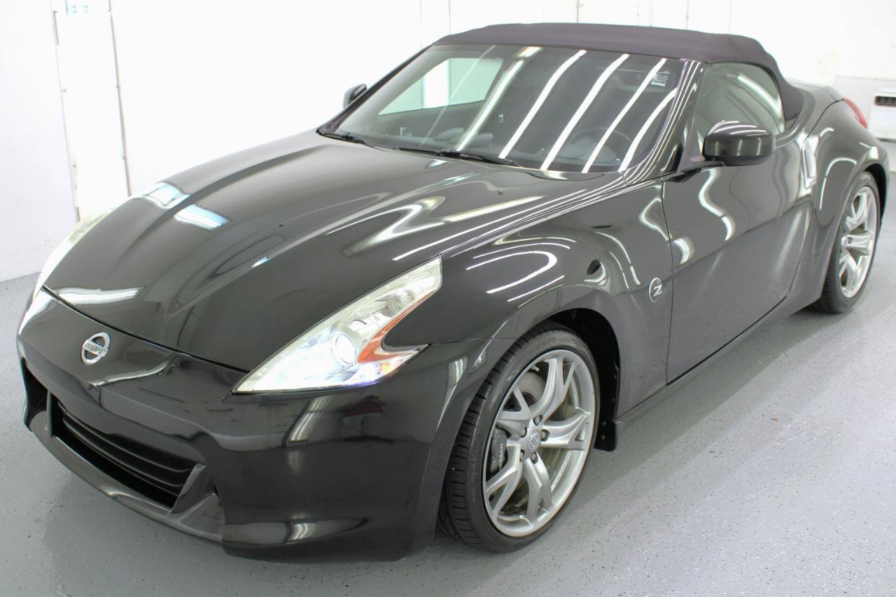 Used 2010 Nissan 370Z Touring w/ Sport Pkg RWD image 26