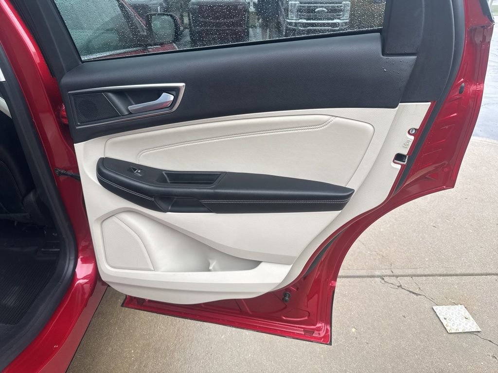 Certified 2022 Ford Edge Titanium w/ Class II Trailer Tow Package image 40