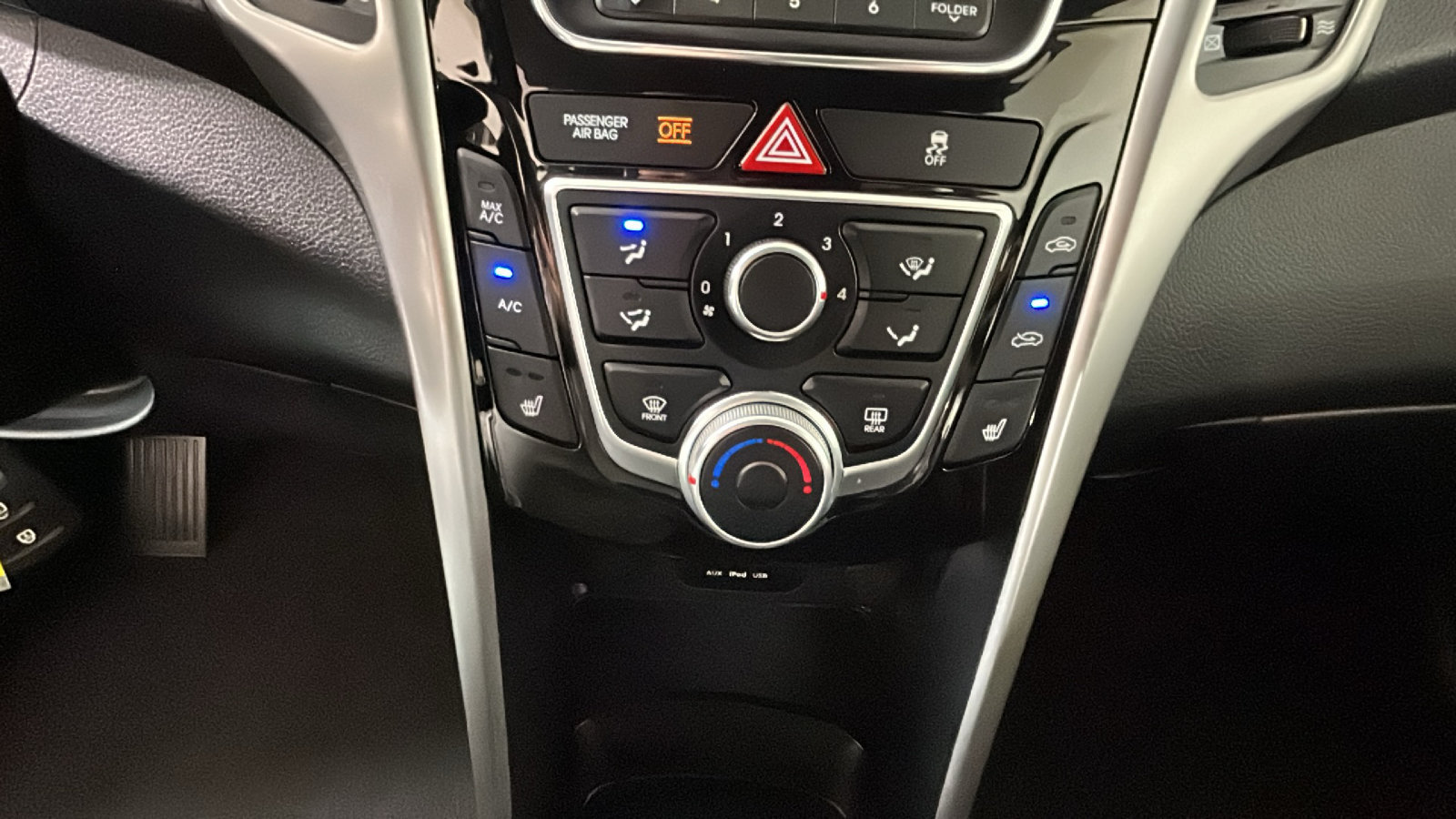Used 2016 Hyundai Elantra GT FWD image 26