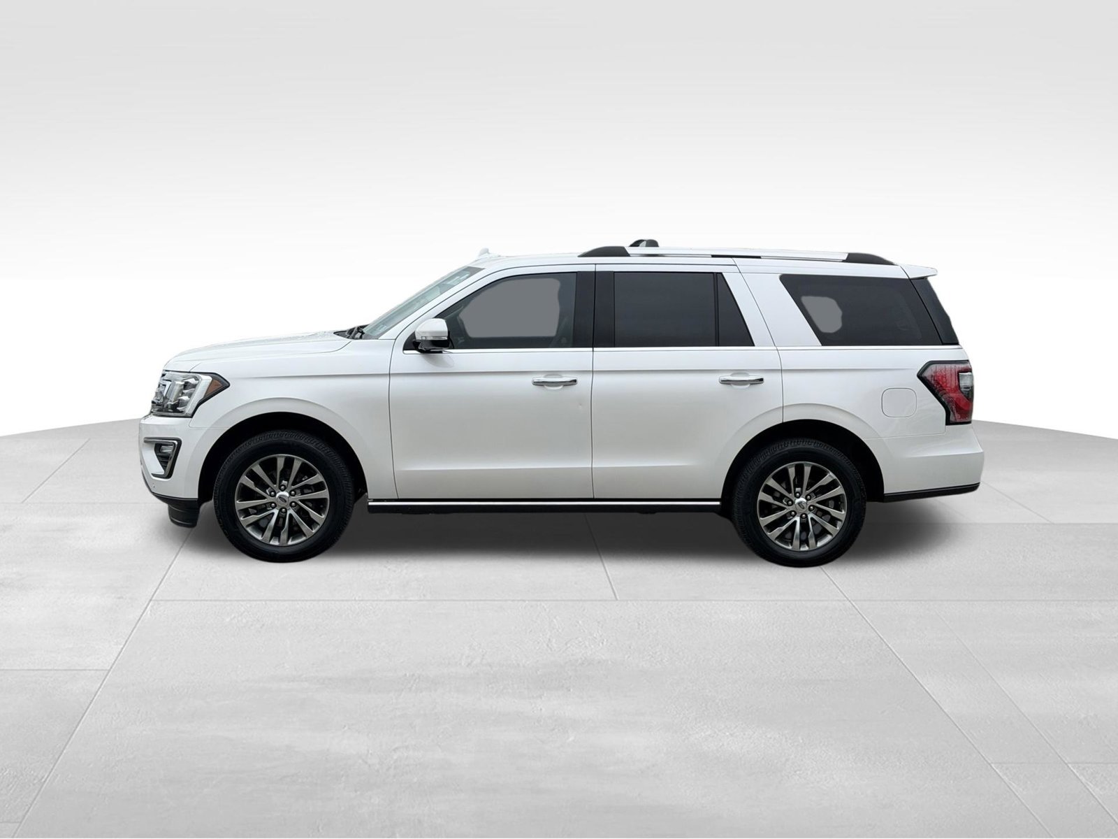 Used 2018 Ford Expedition Limited w/ Equipment Group 301A AWD/4WD image 5