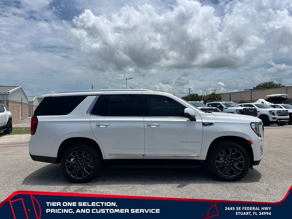 Used 2024 GMC Yukon SLT w/ SLT Luxury Package AWD/4WD image 8