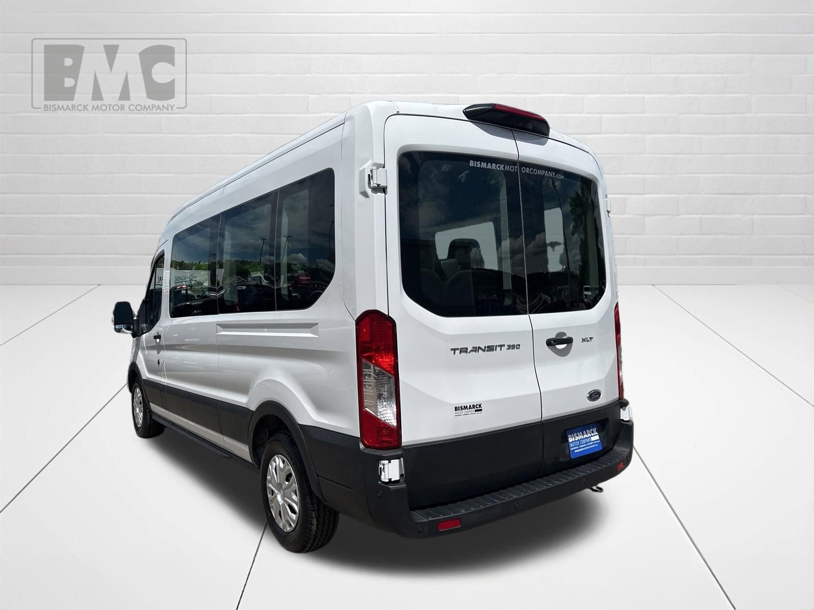 Used 2023 Ford Transit 350 XLT RWD image 4