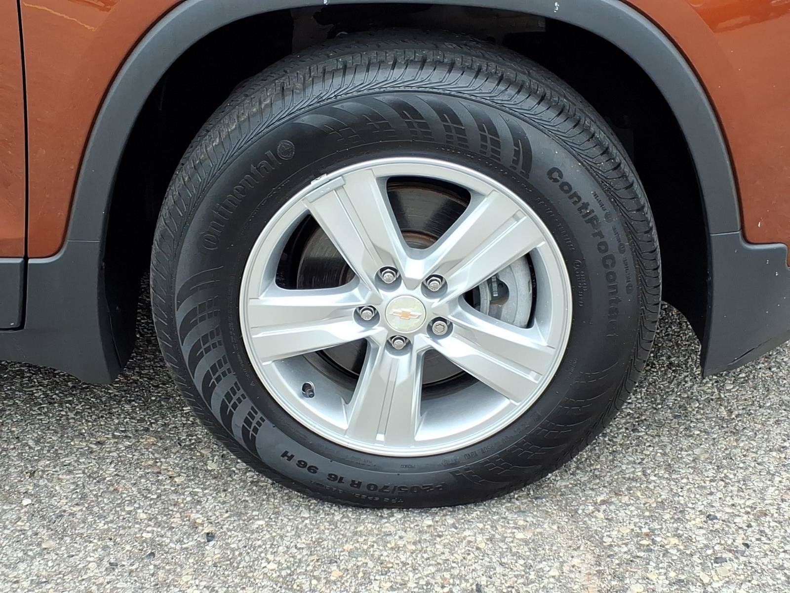 Used 2019 Chevrolet Trax LT w/ LT Convenience Package FWD image 10