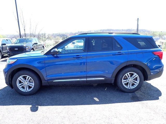 Used 2021 Ford Explorer XLT w/ Equipment Group 202A image 2
