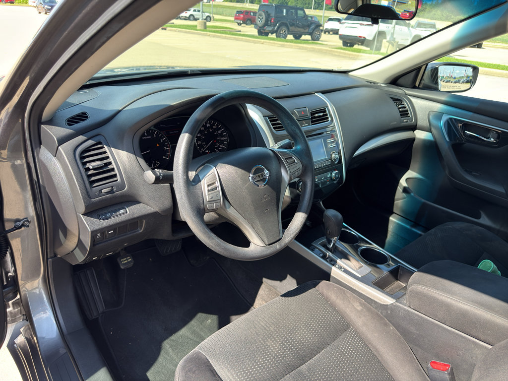 Used 2014 Nissan Altima 2.5 S w/ Display Audio Package FWD image 7