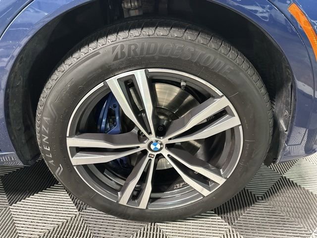 Used 2022 BMW X7 xDrive40i w/ M Sport Package image 9