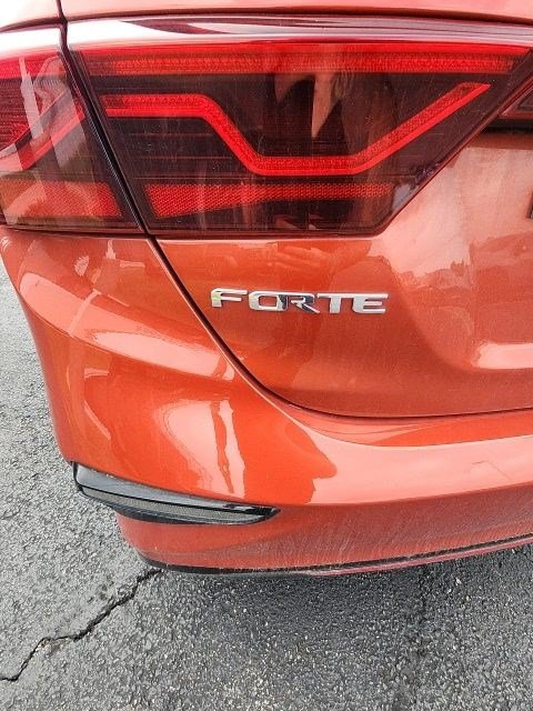 Used 2021 Kia Forte GT-Line w/ GT-Line Premium Package FWD image 11