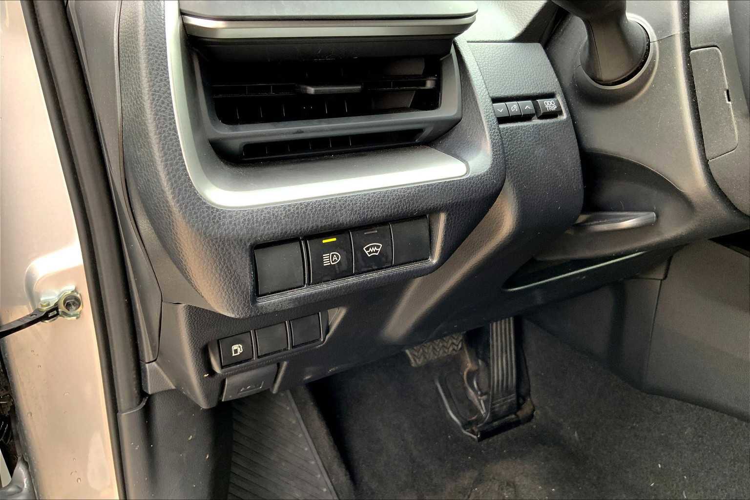 Used 2024 Toyota Prius XLE image 66