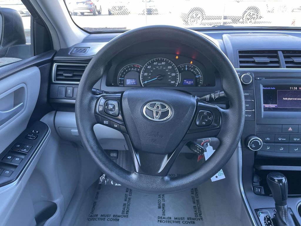 Used 2015 Toyota Camry LE image 24