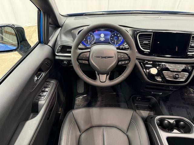 New 2026 Chrysler Pacifica Select w/ S Appearance Package AWD/4WD image 13