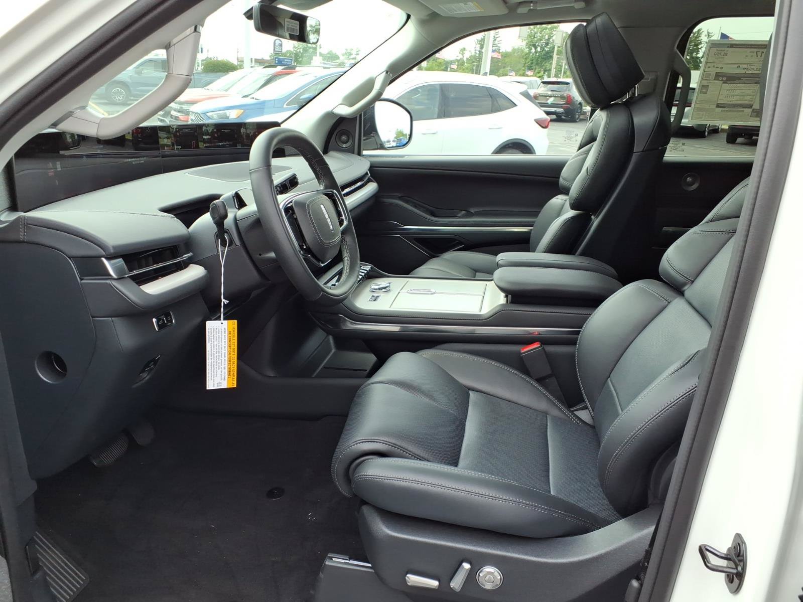 New 2027 Lincoln Navigator Reserve AWD/4WD image 4