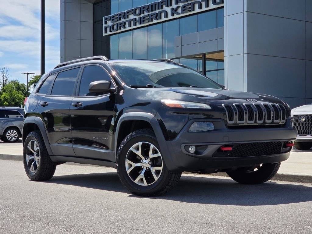 Used 2014 Jeep Cherokee Trailhawk w/ Leather Interior Group AWD/4WD image 2
