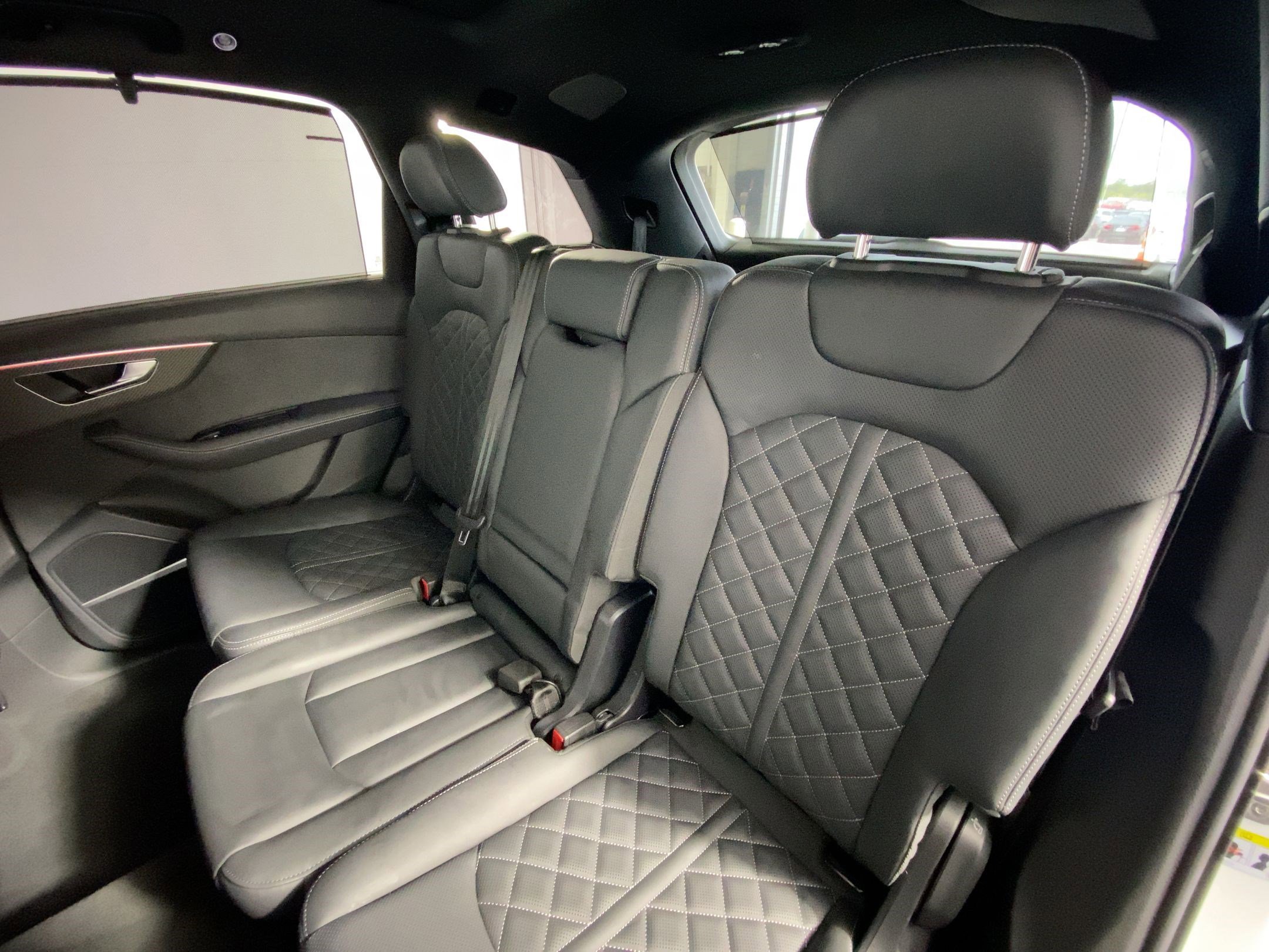 Used 2025 Audi SQ7 Premium Plus w/ Executive Package image 28