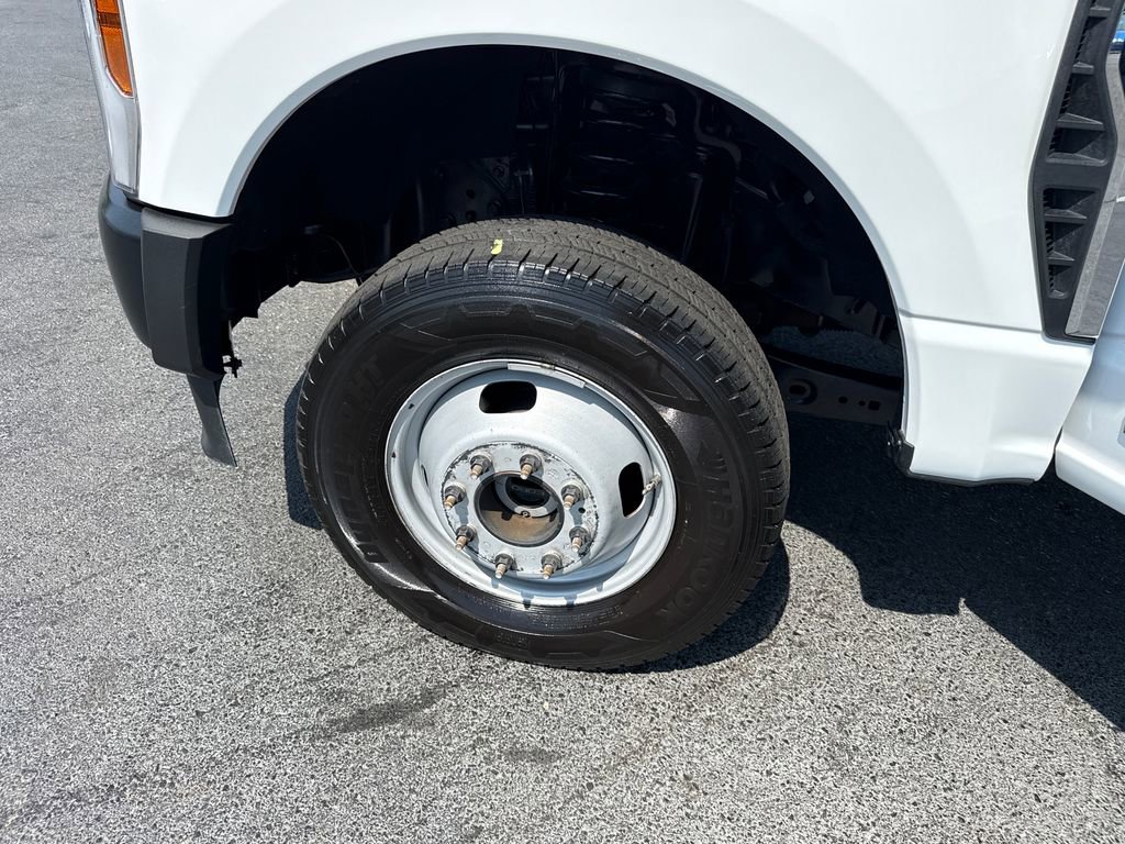 Used 2024 Ford F350 XL AWD/4WD image 27