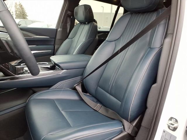 Certified 2025 Cadillac Escalade IQ Luxury 2 w/ LPO, Radiant Package image 5