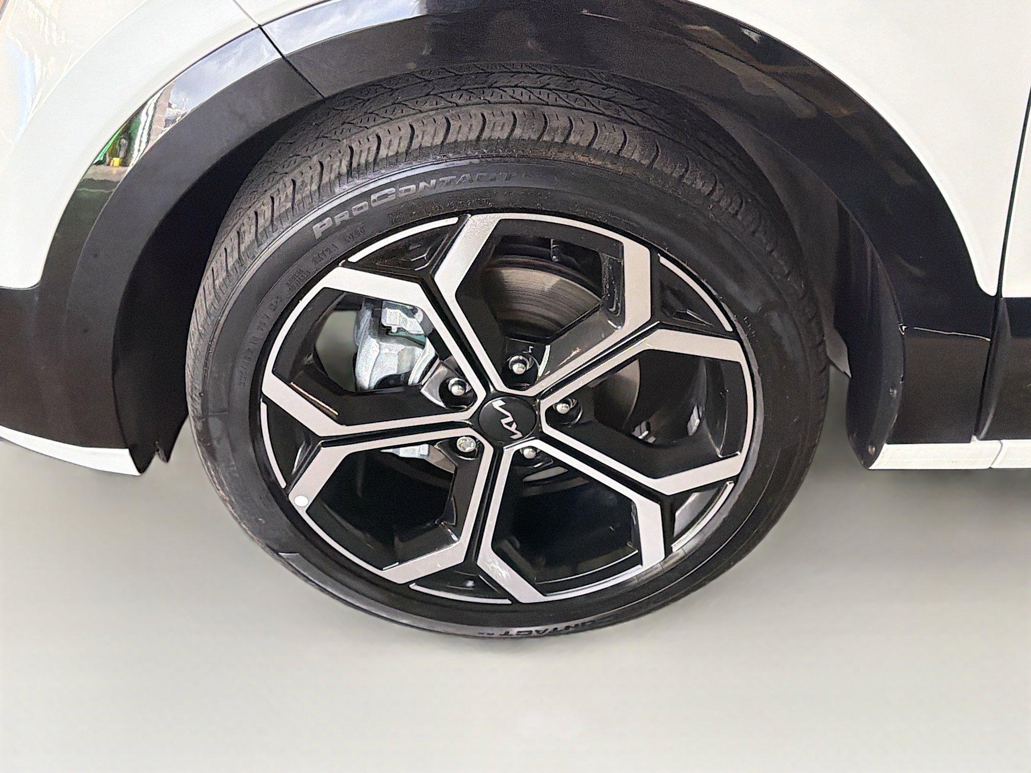 Used 2023 Kia Niro EX Touring image 11