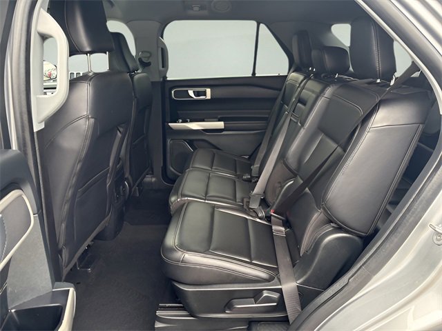 Used 2023 Ford Explorer XLT image 18
