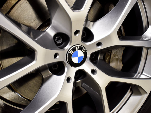 Used 2024 BMW X5 sDrive40i w/ Premium Package RWD image 16