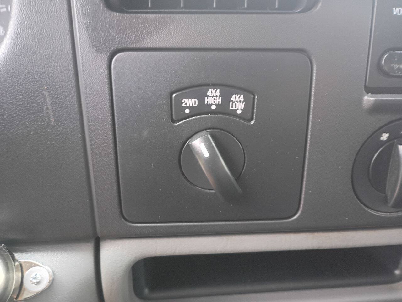 Used 2005 Ford F250 XLT AWD/4WD image 13