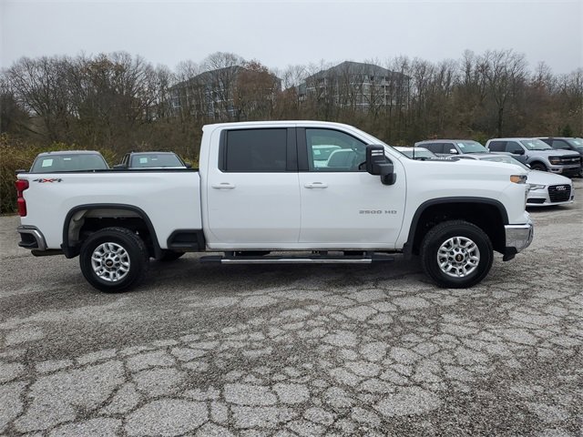 Used 2024 Chevrolet Silverado 2500 LT image 3