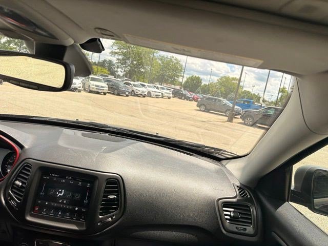 Used 2018 Jeep Compass Trailhawk w/ Leather Interior Group AWD/4WD image 22