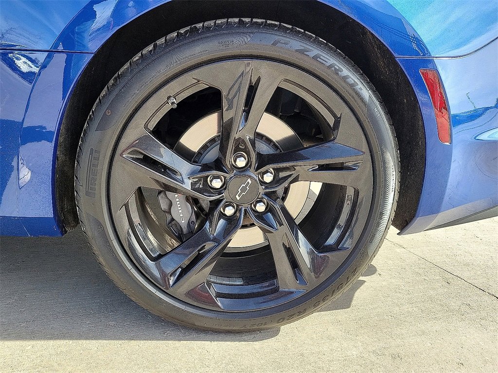 Used 2021 Chevrolet Camaro SS image 9