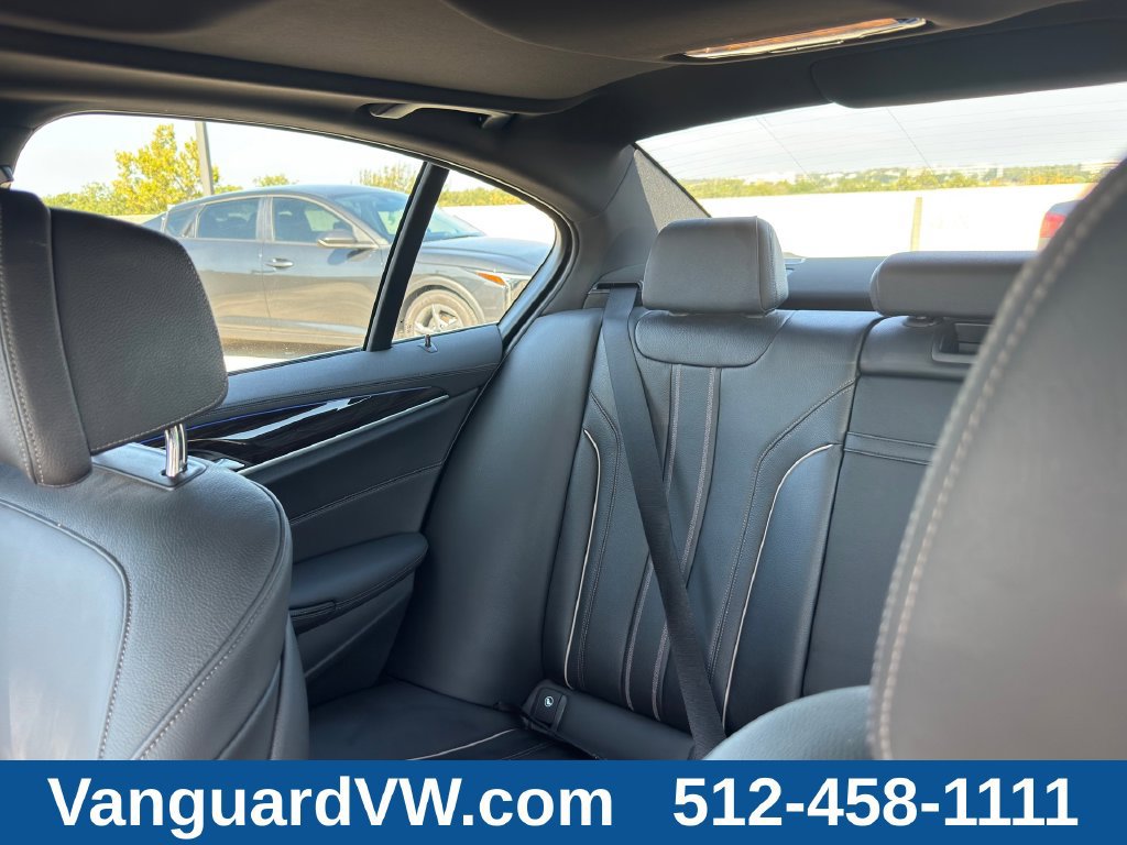Used 2021 BMW M550i xDrive AWD/4WD image 11
